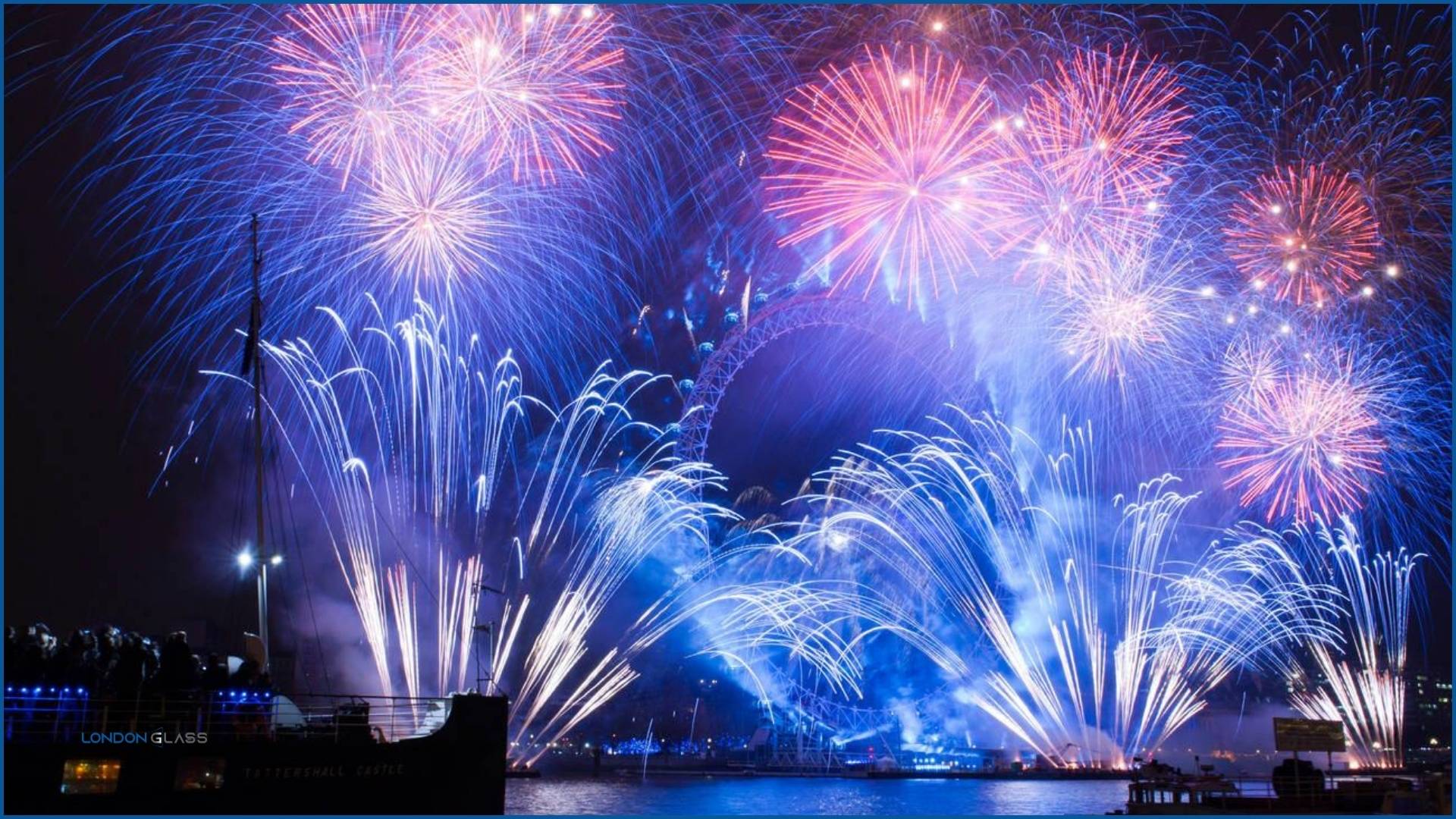 Spectacular New Year fireworks around the London Eye